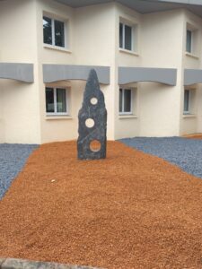 Aménagement paysager minéral aux portes de Rodez