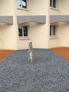 Aménagement paysager minéral aux portes de Rodez